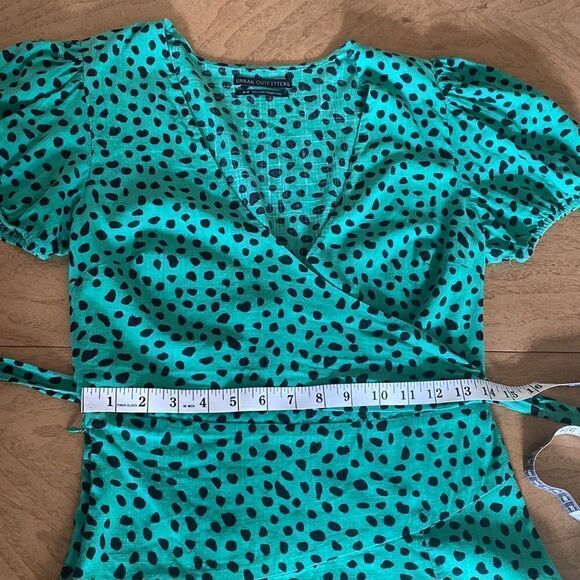 Urban Outfitters Jocelyn Printed Puff Sleeve Mini Dress Size Medium - Picture 9 of 13